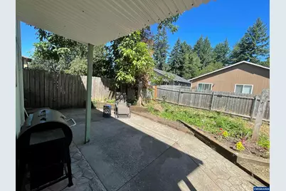 1398 Poplar St, Sweet Home, OR 97386 - Photo 16