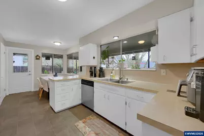 815 NW Merrie Dr, Corvallis, OR 97330 - Photo 10