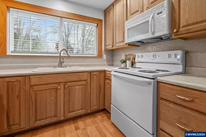 1155 18th St NE, Salem, OR 97301 - Photo 12
