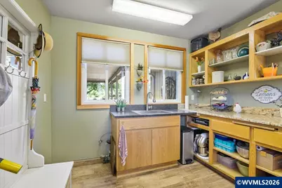 210 S 2nd St, Carlton, OR 97111 - Photo 20