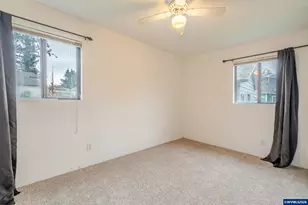 410 SW Broadway St, Mill City, OR 97360 - Photo 20