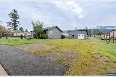 410 SW Broadway St, Mill City, OR 97360 - Photo 32