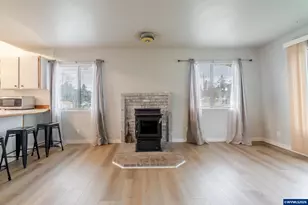 410 SW Broadway St, Mill City, OR 97360 - Photo 10