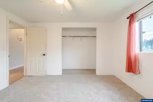 410 SW Broadway St, Mill City, OR 97360 - Photo 18