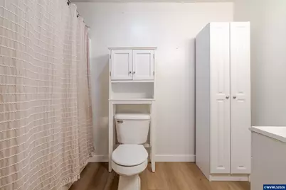 410 SW Broadway St, Mill City, OR 97360 - Photo 22