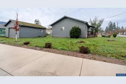 410 SW Broadway St, Mill City, OR 97360 - Photo 24