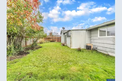 1749 Thompson Rd, Woodburn, OR 97071 - Photo 32