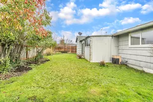 1749 Thompson Rd, Woodburn, OR 97071 - Photo 32