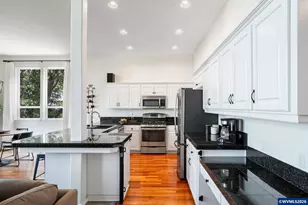 2747 Fillmore Ave NW, Salem, OR 97304 - Photo 12