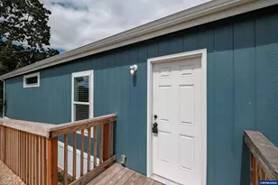 141 S 17th St, Independence, OR 97351 - Photo 2