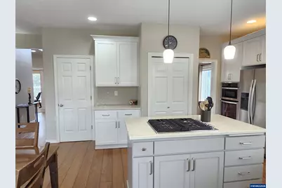 466 Yellowstone Dr S, Monmouth, OR 97361 - Photo 10