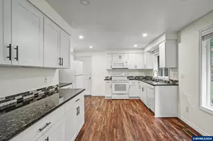 20450 Abiqua Rd NE, Scotts Mills, OR 97375 - Photo 6