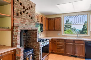 1005 Reserve St, Silverton, OR 97381 - Photo 14