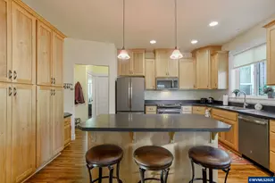 1101 Madison St, Silverton, OR 97381 - Photo 16