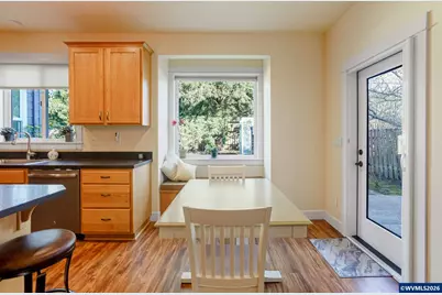 1101 Madison St, Silverton, OR 97381 - Photo 12