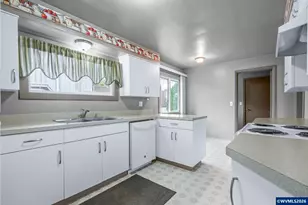 135 College Dr NW, Salem, OR 97304 - Photo 40