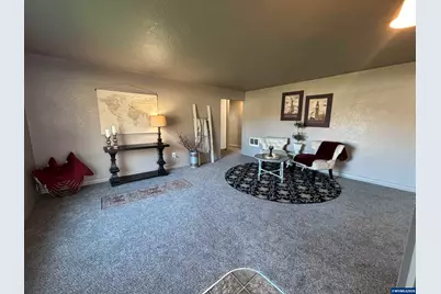 135 College Dr NW, Salem, OR 97304 - Photo 8