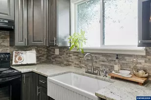 257 N 6th St, Jefferson, OR 97352 - Photo 14