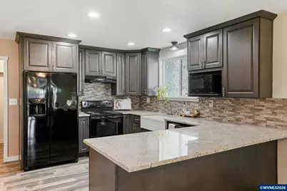 257 N 6th St, Jefferson, OR 97352 - Photo 12