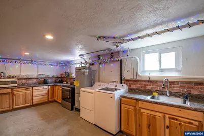 38785 Mountain Home Dr, Lebanon, OR 97355 - Photo 30