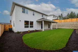 664 NW Crater Lk Dr, Dallas, OR 97338 - Photo 4