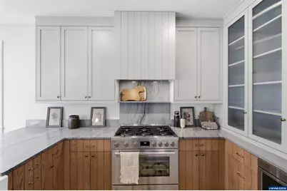 664 NW Crater Lake Dr, Dallas, OR 97338 - Photo 14