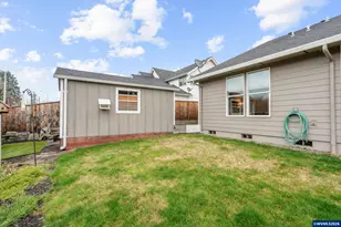 425 NW Crater Lk Dr, Dallas, OR 97338 - Photo 32