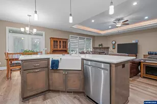 425 NW Crater Lk Dr, Dallas, OR 97338 - Photo 12