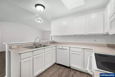 87667 Oak Island Dr, Veneta, OR 97487 - Photo 10