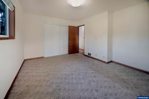 4888 38th Pl NE, Salem, OR 97305 - Photo 24