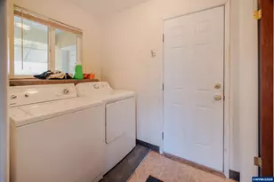 4888 38th Pl NE, Salem, OR 97305 - Photo 16