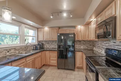 411 Mayer Dr, Lebanon, OR 97355 - Photo 24