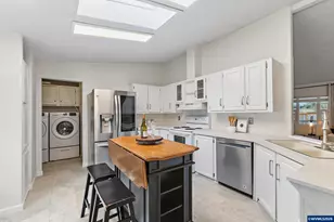 925 New Haven Dr NE, Salem, OR 97317 - Photo 12