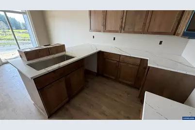 595 NE Evergreen Av, Dallas, OR 97338 - Photo 4