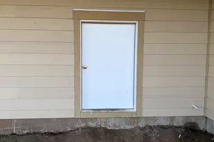 597 NE Evergreen Ave, Dallas, OR 97338 - Photo 6