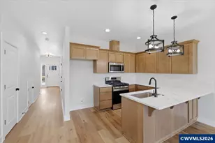 597 NE Evergreen Ave, Dallas, OR 97338 - Photo 14