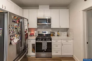 690 W Morton St, Lebanon, OR 97355 - Photo 10