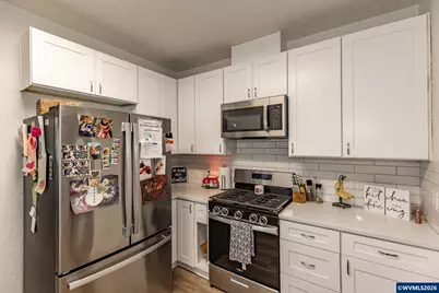 690 W Morton St, Lebanon, OR 97355 - Photo 4