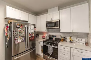 690 W Morton St, Lebanon, OR 97355 - Photo 4