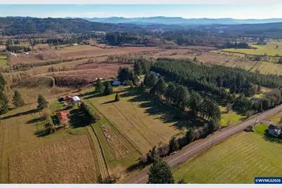 29373 Santiam Terrace Rd, Lebanon, OR 97355 - Photo 4
