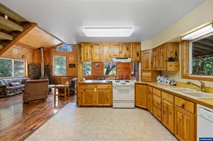 1470 E Willis Creek Rd, Winston, OR 97496 - Photo 24