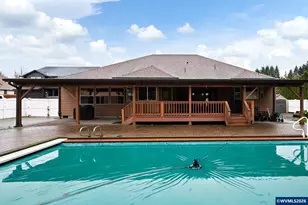 610 NE Sundance Ct, Hillsboro, OR 97124 - Photo 34