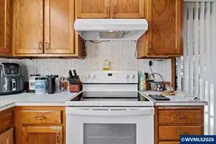 765 Wildflower St NE, Salem, OR 97301 - Photo 6