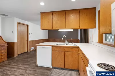 424 SW Augustus Dr, Dallas, OR 97338 - Photo 10