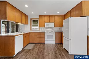 424 SW Augustus Dr, Dallas, OR 97338 - Photo 6