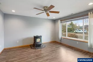 424 SW Augustus Dr, Dallas, OR 97338 - Photo 2