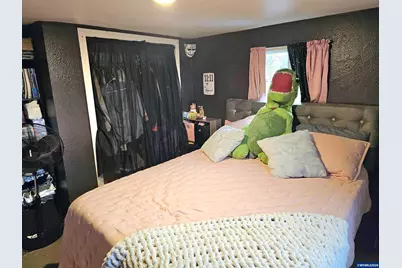 1817 Vine St, Sweet Home, OR 97386 - Photo 16