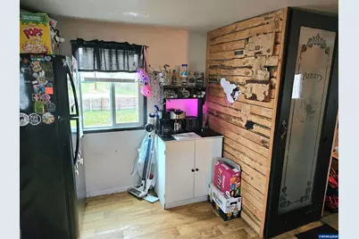 1817 Vine St, Sweet Home, OR 97386 - Photo 14