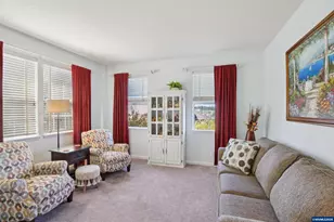 968 Eisenhower Dr NW, Salem, OR 97304 - Photo 8