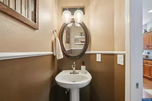 968 Eisenhower Dr NW, Salem, OR 97304 - Photo 20